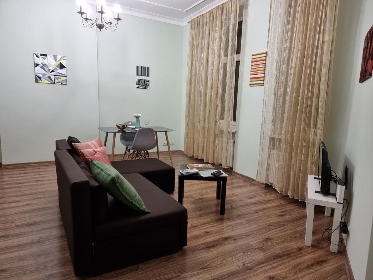 Art Deco One-Bedroom Suite In Library House With Free 5G Wifi รีกา ภายนอก รูปภาพ